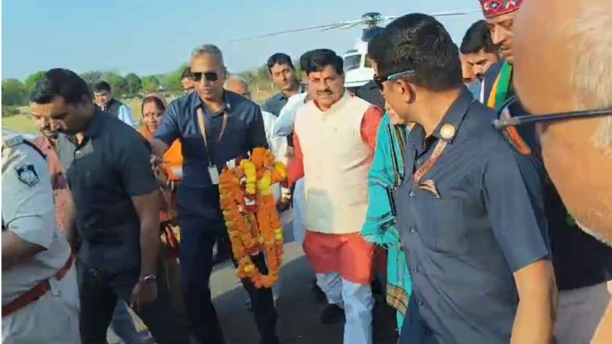 अधिकारियों को नहीं लगी भनक… अचानक मिर्जापुर से सीधे सीधी पहुंचे CM डॉ. मोहन, मचा हड़कंप