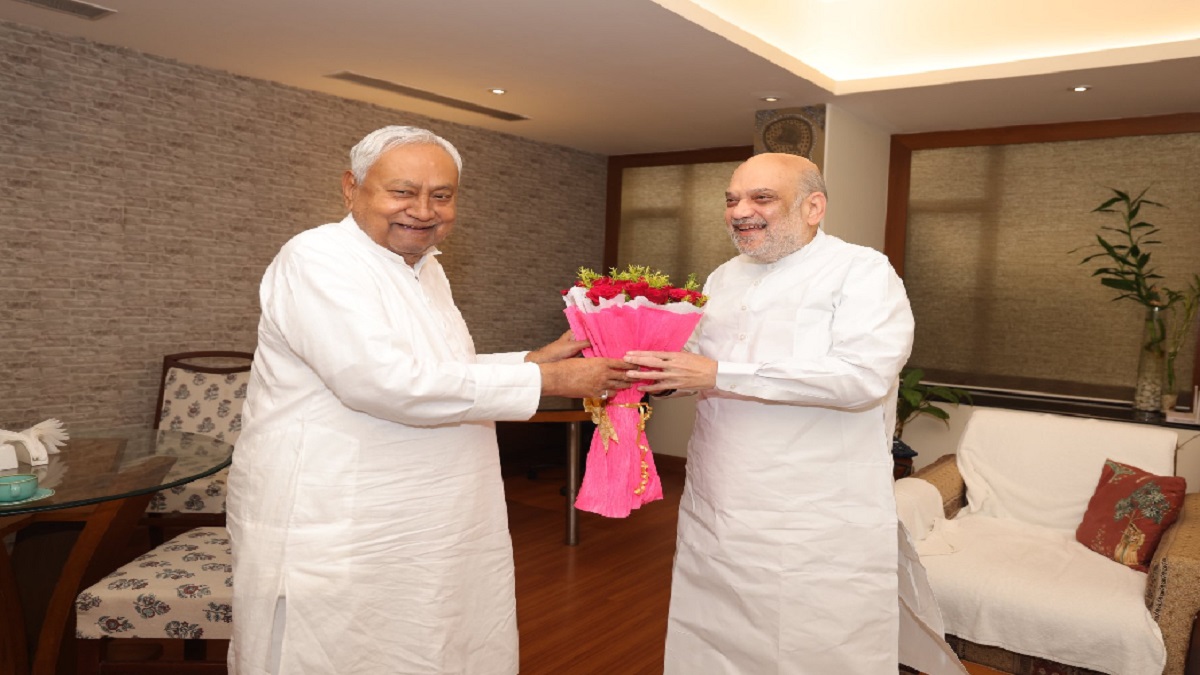 Bihar Breaking: नीतीश से मुलाकात करने CM आवास पहुंचे अमित शाह, नितिन नबीन भी मौजूद, नामांकन में होंगे शामिल