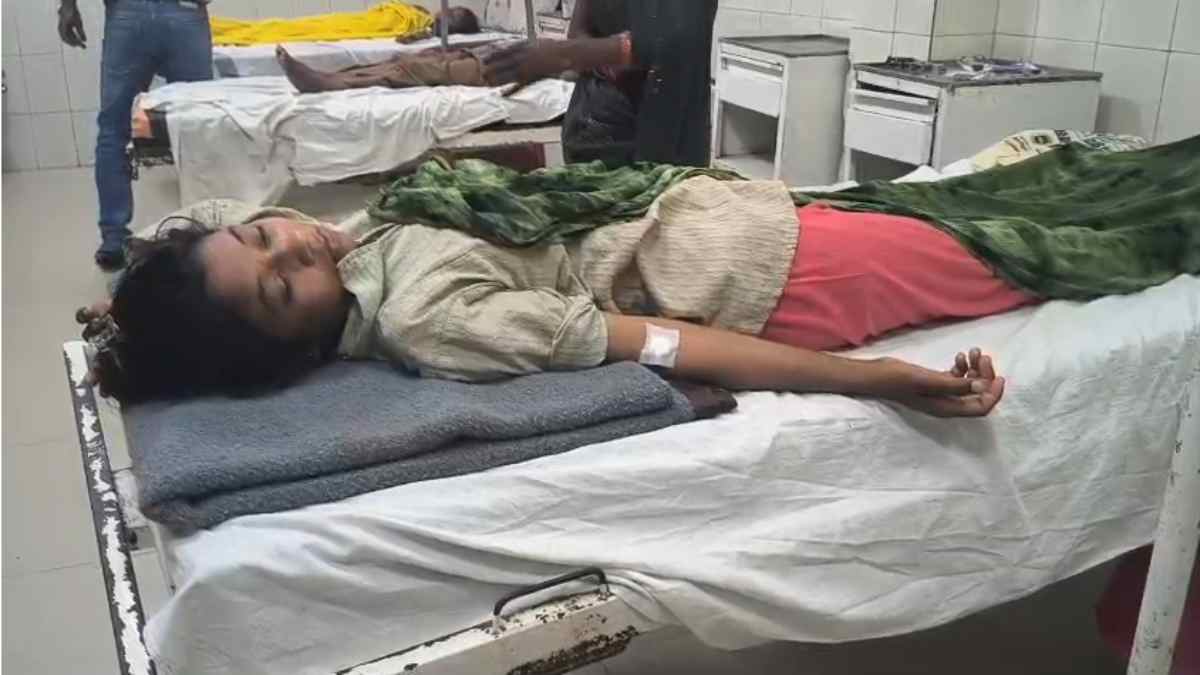 HPV वैक्सीन के बाद फिर बिगड़ी तबीयत: 6 बच्चियां अस्पताल में भर्ती, परिजनों का आरोप- सरकारी योजना के लाभ के नाम पर ले गई थी आशा-आंगनवाड़ी कार्यकर्ता