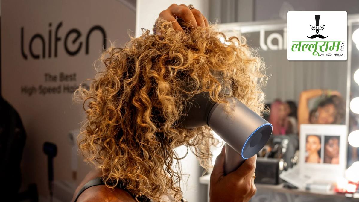 Hair Care Tips: घुंघराले बालों में न करें हेयर ड्रायर का इस्तेमाल, बाल हो सकते हैं खराब, जानिए क्या है बेहतर विकल्प