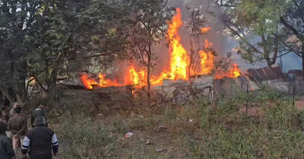 हिल स्टेशन पचमढ़ी के आर्मी कैंट क्षेत्र में आग: सुबह-सुबह ऊंची लपटें देख मचा हड़कंप, मौके पर मिलिट्री स्टाफ-पुलिस और दमकल विभाग