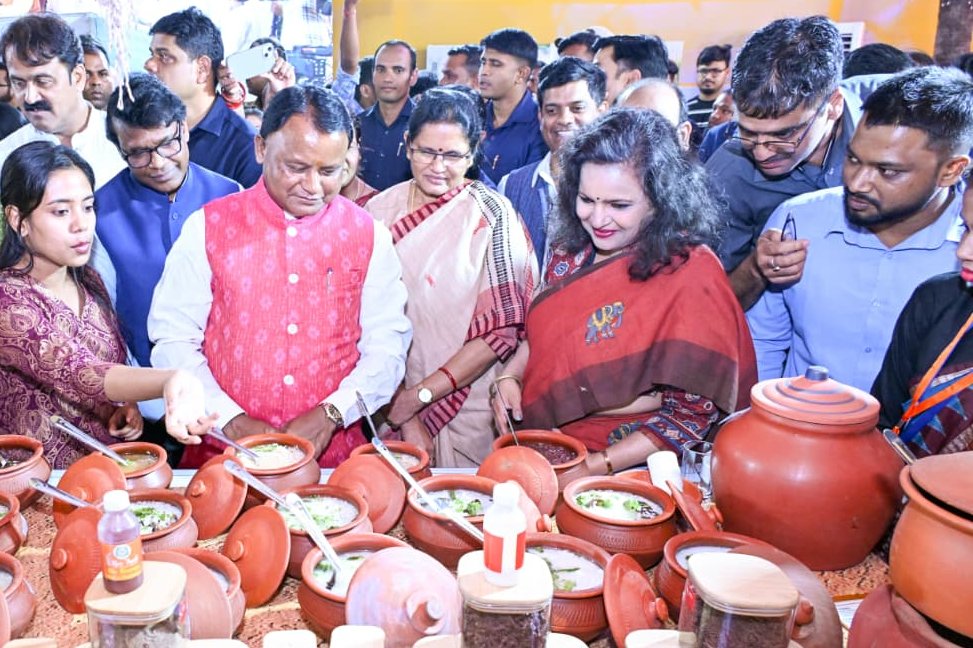 ओडिशा में ‘पखाल परब’ की धूम: विश्व पखाल दिवस पर 1,177 किलो पखाल से गिनीज रिकॉर्ड बनाने की कोशिश