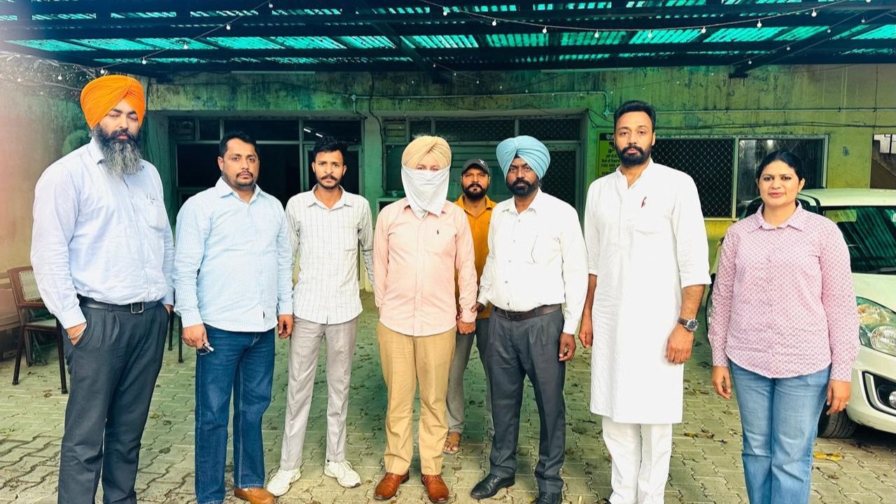 लुधियाना में भ्रष्टाचार पर बड़ा एक्शन: 15 हजार की रिश्वत लेते ASI गिरफ्तार, केस से नाम हटाने के लिए मांगी थी रकम