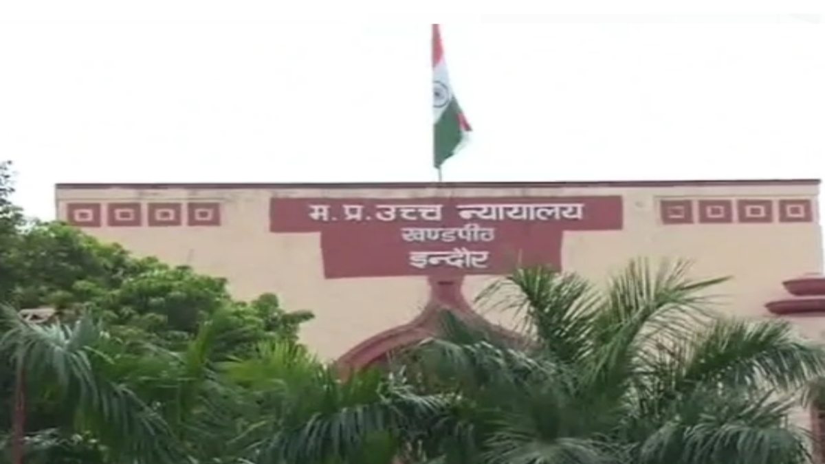 IAS के फार्महाउस जुआकांड में FIR बदलने से इनकार पड़ा भारीः सस्पेंड टीआई पहुंचा हाईकोर्ट, फार्महाउस का नाम हटाने का था दबाव, छुट्टी पर रही ASI भी सस्पेंड