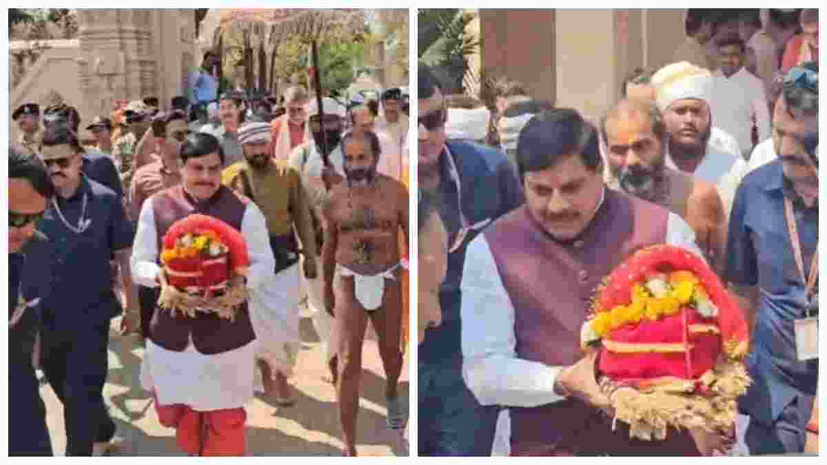 मुख्यमंत्री डॉ. मोहन यादव पहुंचे ओंकारेश्वर: ममलेश्वर में किया जलाभिषेक एवं पूजन, नर्मदा जल लेकर पहुंचे मंदिर