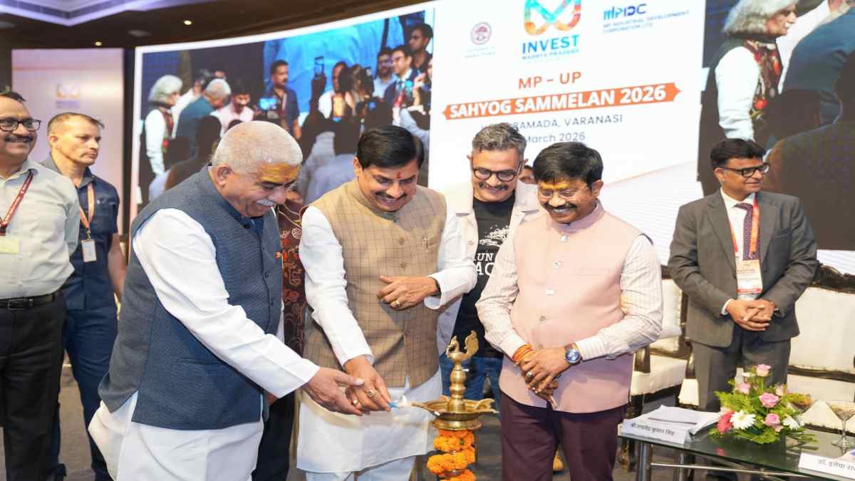 MP-UP Sahyog Sammelan: विश्वनाथ-महाकालेश्वर मंदिर ट्रस्ट के बीच MoU, सीएम डॉ. मोहन ने कहा- एमपी में निवेश की अनंत संभावनाएं