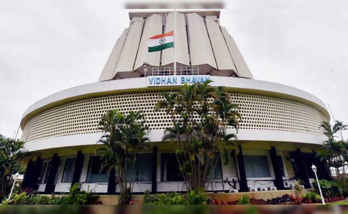BIG Breaking News: महाराष्ट्र विधान भवन को बम से उड़ाने की धमकी, महाराष्ट्र बजट सत्र के बीच धमकी मिलने के बाद खाली कराई गई बिल्डिंग, सर्च ऑपरेशन शुरू