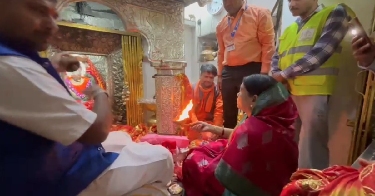VIP प्रतिबंध के बावजूद मंत्री का गर्भगृह में विशेष पूजन: मां शारदा धाम में भेदभाव, घंटों लाइन में खड़े होकर बारी का इंतजार करते रहे श्रद्धालु