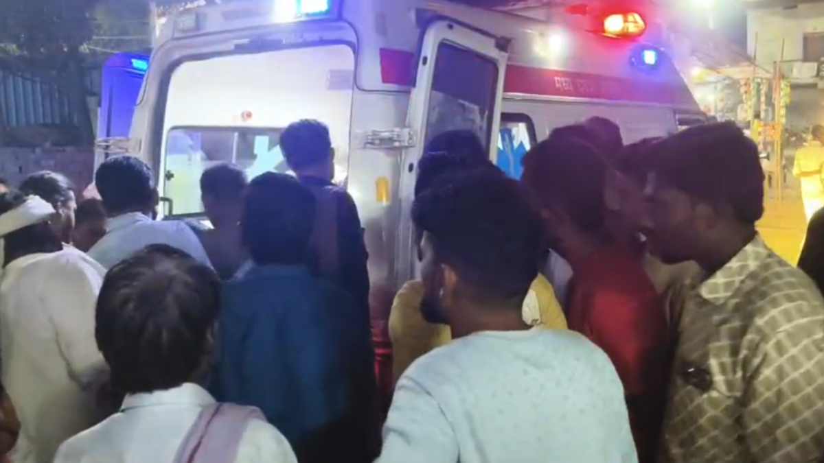 शर्मनाक! नर्मदापुरम में सिस्टम ही बीमार; एंबुलेंस को ग्रामीणों ने दिया धक्का, इलाज में देरी से घायल ने तोड़ा दम