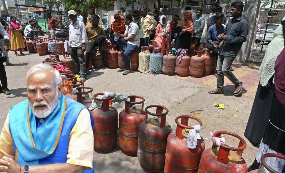 गैस संकट पर पीएम मोदी का सख्त मैसेज, मंत्रियों को किया आगाह, बोले- अफवाह फैलाने वालों पर रखें नजर