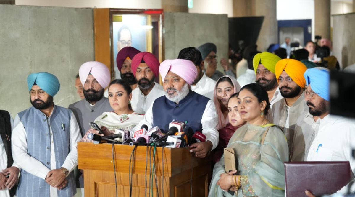 पंजाब विधानसभा में भारी हंगामा: महिलाओं पर विवादित पोस्ट को लेकर भिड़े सुखपाल खैरा और हरपाल चीमा, कार्यवाही स्थगित