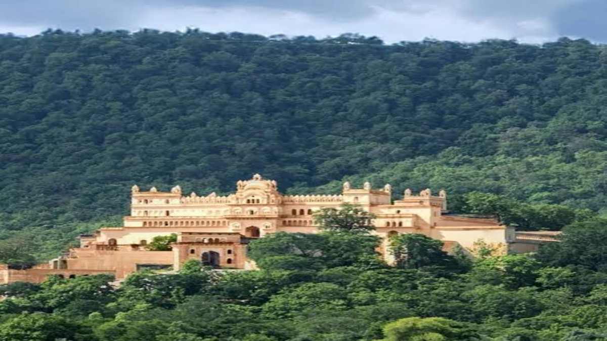 गर्व का क्षण! TIME की 2026 लिस्ट में The Oberoi Rajgarh Palace, खजुराहो-पन्ना के पास 350 साल पुराना पैलेस बना विश्व की सर्वश्रेष्ठ जगह