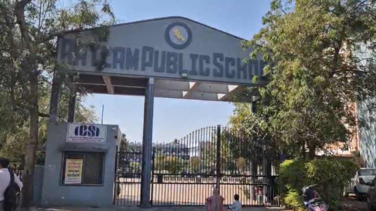 रतलाम पब्लिक स्कूल में डिजिटल चीटिंग स्कैंडल: 30 मिनट में 100 प्रश्न सॉल्व, फिर 2 घंटे बैठे रहे! 12 टॉपर्स का स्कोर संदिग्ध, ESB ने दर्ज कराई FIR