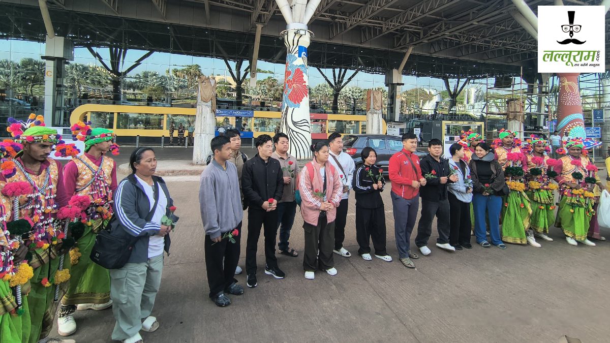 वेलकम टू छत्तीसगढ़ : खेलो इंडिया ट्राइबल गेम्स के लिए अरुणाचल प्रदेश की टीम पहुंची रायपुर, एयरपोर्ट पर हुआ स्वागत 