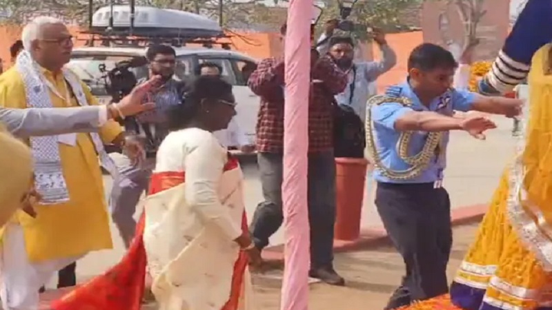 Rajasthan News: राष्ट्रपति द्रौपदी मुर्मू ने की गिरिराज जी की परिक्रमा, पूंछरी के लौठा में हुआ भव्य स्वागत