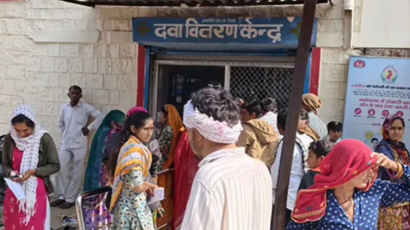 Rajasthan News: बाड़मेर में दवाओं की खरीद में बड़ा खेल! MRP से कई गुना ज्यादा दाम पर हुई खरीदारी