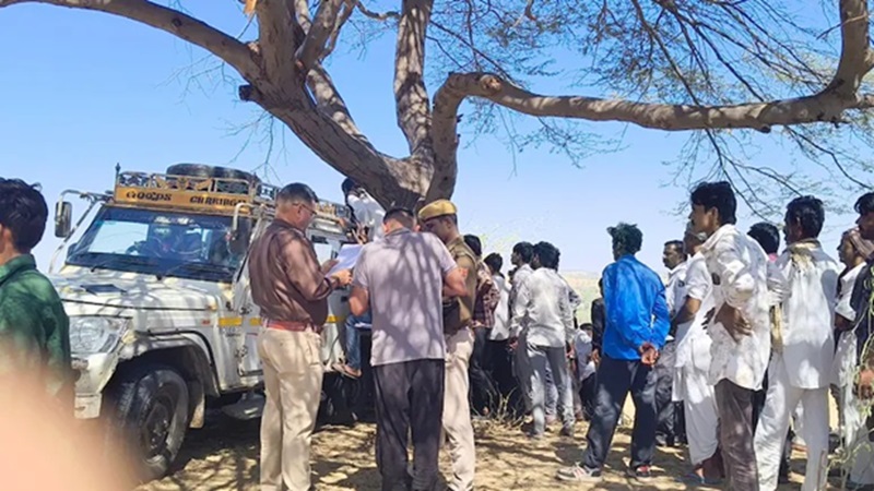 Rajasthan News: बाड़मेर में देवर-भाभी में प्रेम प्रसंग, बबूल के पेड़ से लटककर की आत्महत्या