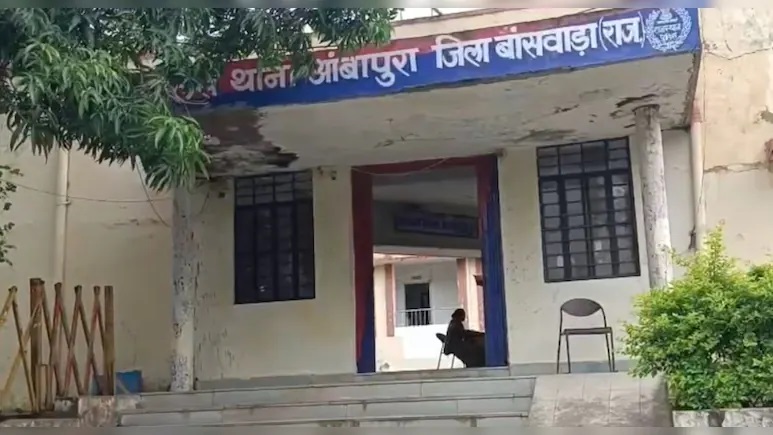 Rajasthan News: सोने का टिक्का लूटने वाला आरोपी गिरफ्तार, दो पत्नियों के महंगे शौक पूरा करने बना लुटेरा