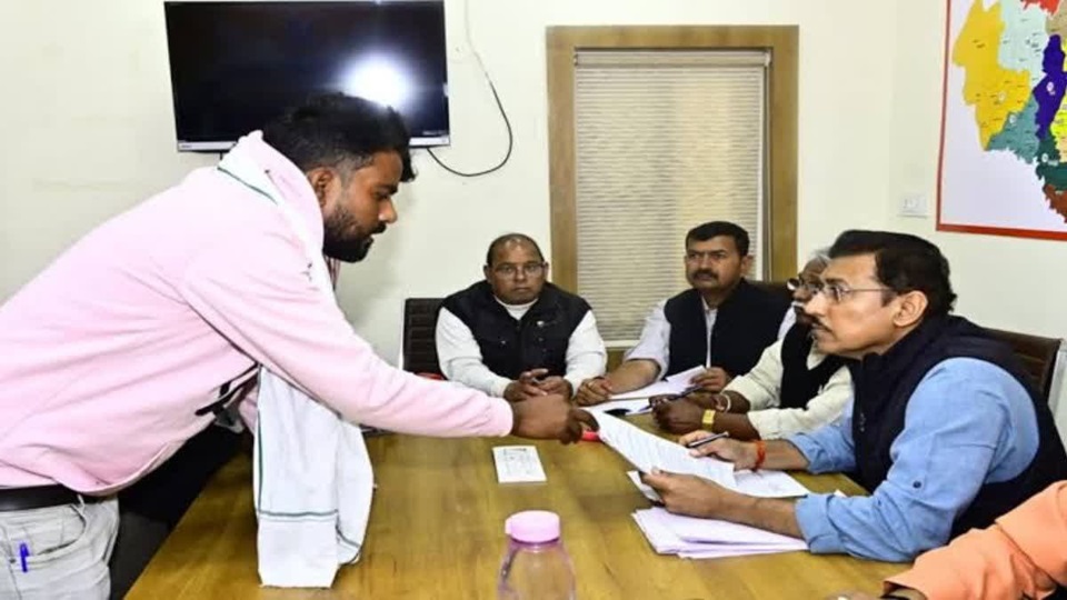 BJP Jan Sunwai Jaipur: भाजपा मुख्यालय में फिर शुरू होगी कार्यकर्ता सुनवाई, मंत्री दरबार को लेकर बड़ा अपडेट