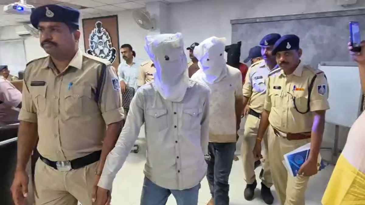 पोल्ट्री फार्म की आड़ में बन रह था ‘मौत का सामान’, ड्रग्स की दुनिया का ‘डॉक्टर’ जमशेद समेत 4 गिरफ्तार, 20 लाख की MD जब्त