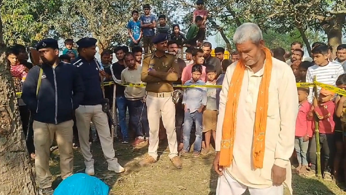 सहरसा: बगीचे में फंदे से लटका मिला 18 वर्षीय युवक का शव, परिजनों में कोहराम, हत्या या फिर कुछ और…जांच में जुटी पुलिस