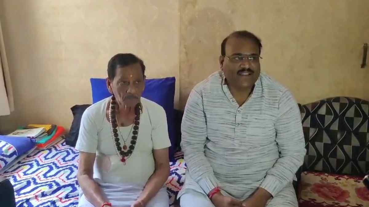 BJP के दिग्गज नेता को मनाने पहुंचे नगर अध्यक्ष: बंद कमरे में एक घंटे चला चर्चा का दौर, लिस्ट में नाम न देख नाराज होकर कार्यक्रम से लौट गए थे घर