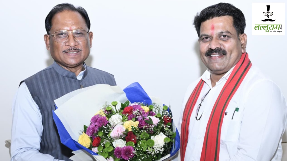 नक्सलवाद के खात्मे पर उपमुख्यमंत्री शर्मा ने CM साय को दी बधाई, कहा- नक्सलमुक्त छत्तीसगढ़ गढ़ेगा विकास का स्वर्णिम भविष्य 