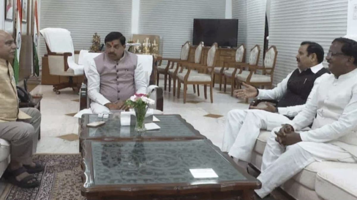 बीजेपी विधायक को सीएम ने लगाई फटकारः सड़क के चौड़ीकरण के विरोध में आंदोलन की दी थी चेतावनी