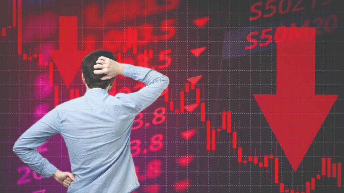 Share Market Crash: सेंसेक्स में 1600 अंक की गिरावट, निफ्टी 500 अंक टूटा; जानिए किस सेक्टर में हाहाकार ?