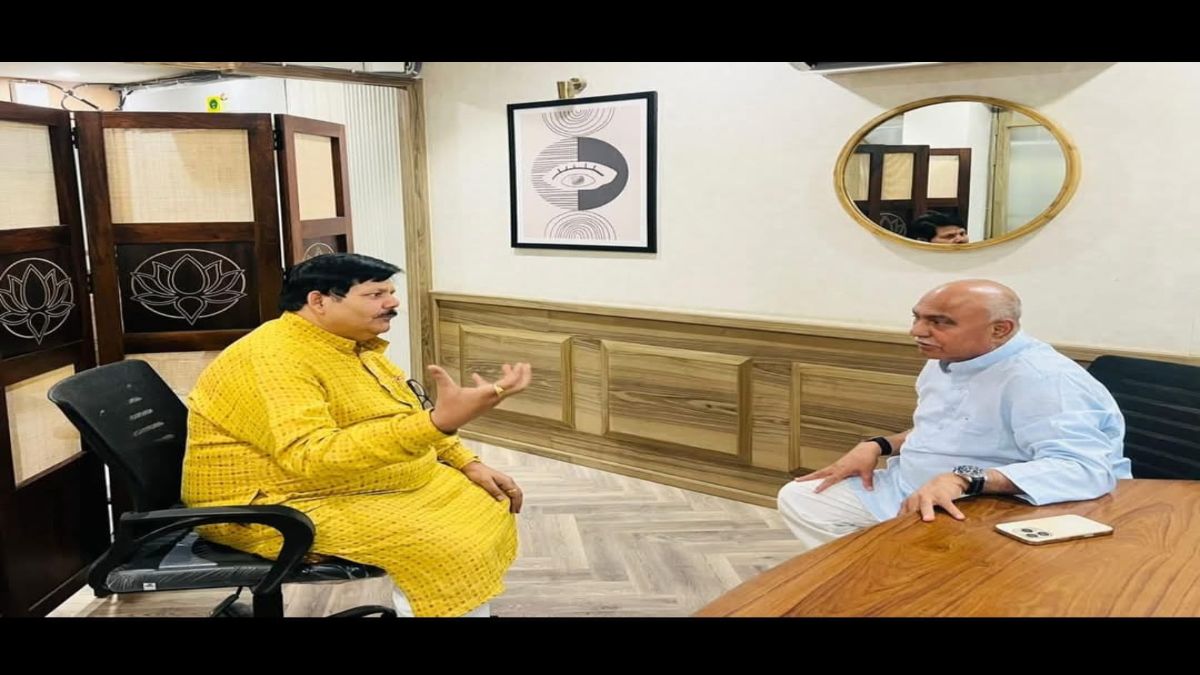 ‘एक फूंक मारेंगे तो पाकिस्तान में गिरोगे’ कहने वाले MLA भोपाल तलबः अंबरीश शर्मा ने बीजेपी प्रदेश अध्यक्ष के सामने रखा पक्ष, जानिए क्या है मामला