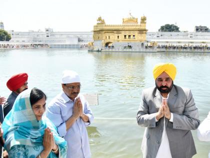 अदालती जीत के बाद स्वर्ण मंदिर पहुंचे अरविंद केजरीवाल, सीएम भगवंत मान के साथ टेका मत्था