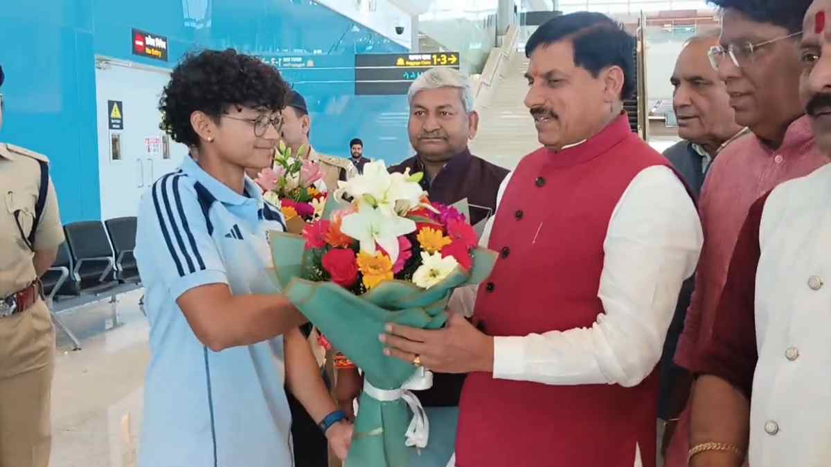 ग्वालियर की ‘अनुष्का शर्मा’ ने किया MP का नाम रोशन: T20 में सिलेक्शन के बाद CM डॉ. मोहन ने मुलाकात कर दी बधाई