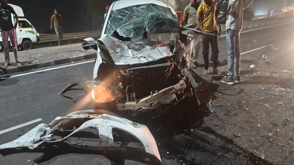 तेज रफ्तार कार का कहर: भीषण सड़क हादसे में युवक की दर्दनाक मौत, तीन गंभीर घायल