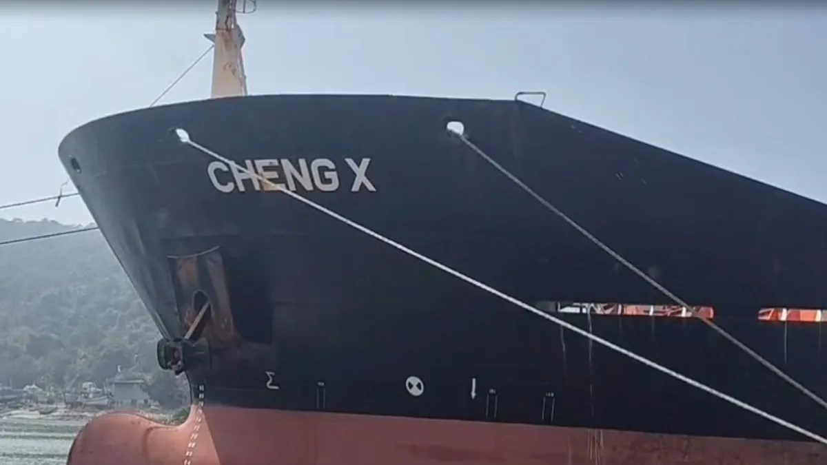 जंग के बीच भारत के लिए अच्छी खबर: होर्मुज की तमाम बाधाओं को पार कर कर्नाटक पहुंचा Cheng X, 10 दिन पहले UAE से निकला था