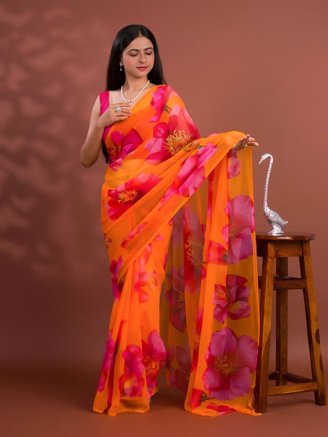 Sarees for Summer: गर्मी में पहनने के लिए बेस्ट हैं फ्लोरल प्रिंट सिंथेटिक साड़ी….