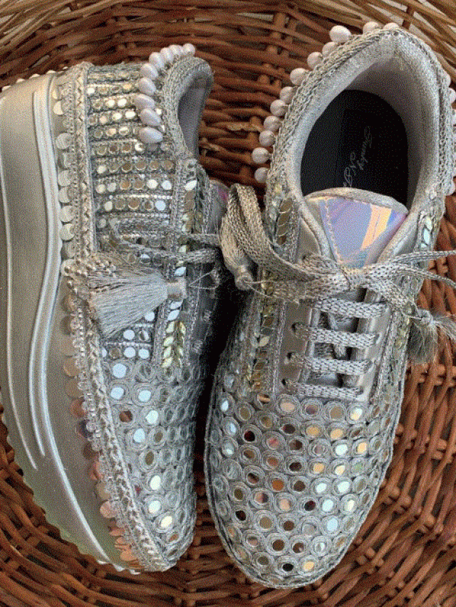 Wedding Day पर आपके लहंगे के साथ खूब जचेंगे ये Bridal Shoes Designs