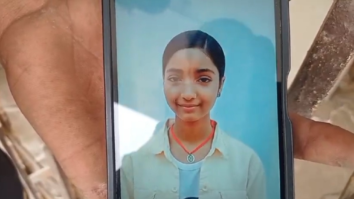 रोहतास में तेज रफ्तार ट्रक ने साइकिल सवार छात्राओं को रौंदा, एक की मौत, दूसरी गंभीर रूप से घायल