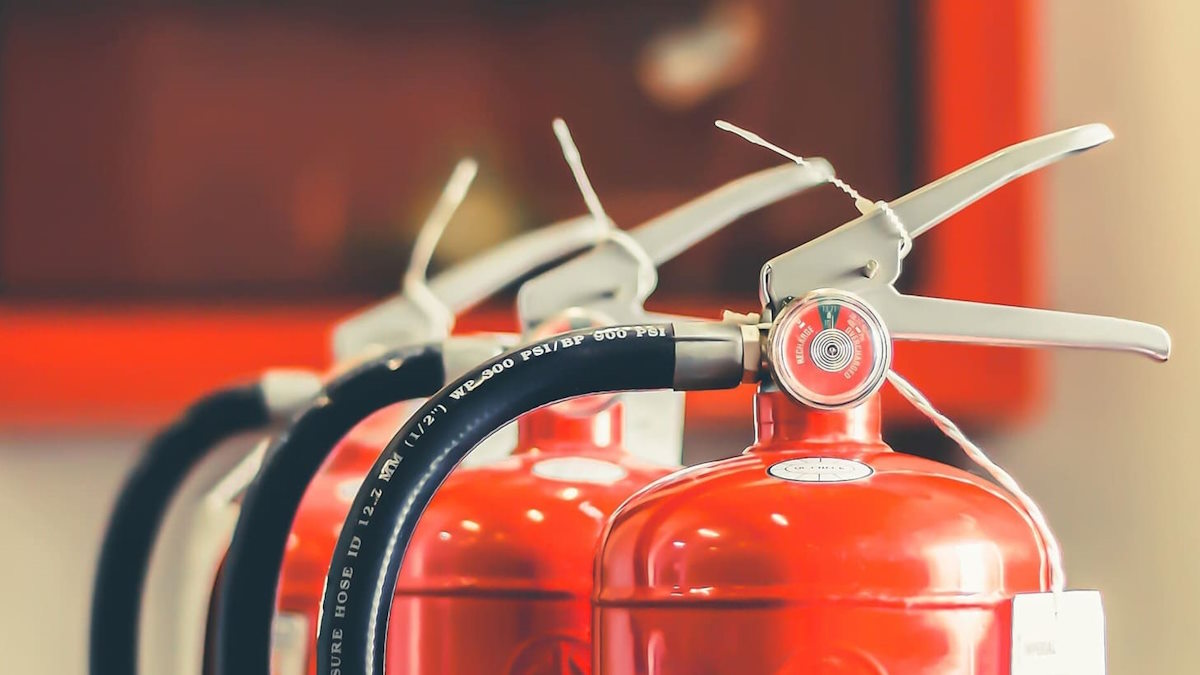 फ्री फायर एनओसी खत्म: स्कूल, हॉस्पिटल समेत अन्य संस्थानों की बढ़ी मुसीबत, ऑडिट के नाम पर निजी कंपनियों की मनमानी