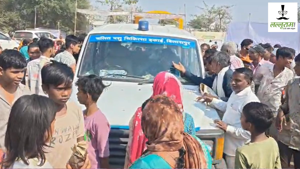 CG News : सरकारी कार्यक्रम में अव्यवस्था, नाश्ता के लिए टूट पड़े लोग, देखें Video