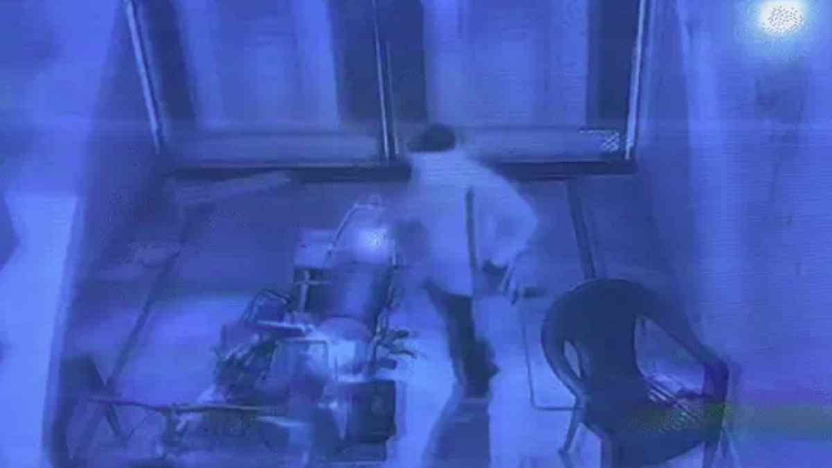 सेना के रिटायर्ड सूबेदार के घर चोरों का धावा: 45 मिनट में 50 लाख से ज्यादा का माल उड़ाया, पुलिस ने सिर्फ 5 लाख की चोरी की FIR की