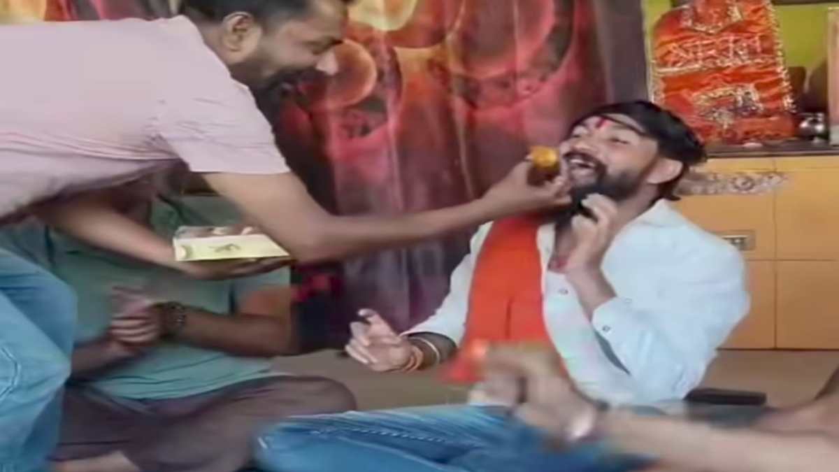 CG News : खामनेई की मौत पर फेसबुक पर की आपत्तिजनक टिप्पणी, बांटी मिठाइयां, हिंदूवादी नेता के खिलाफ FIR दर्ज