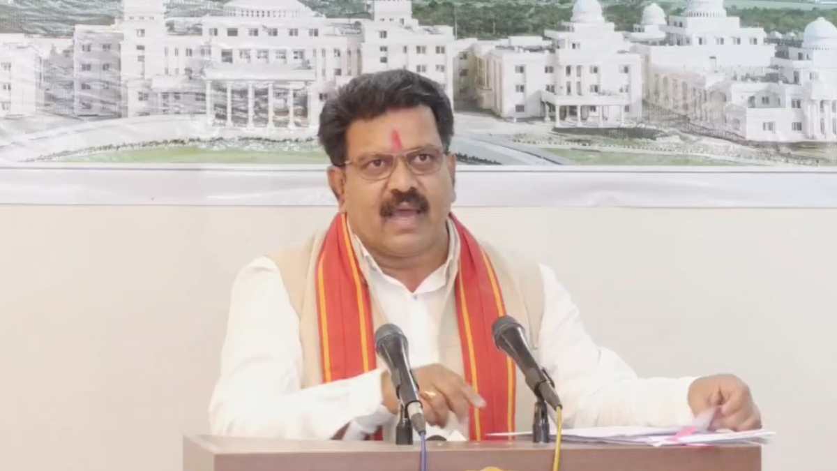 नव्या मलिक मामले में गृहमंत्री विजय शर्मा का कांग्रेस पर हमला, बोले– भूपेश सरकार में 7 बार विदेश गई, तब क्यों नहीं हुई कार्रवाई?