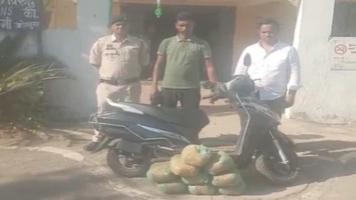 CG News : गांजा तस्करी में पुलिसकर्मी शामिल, दो आरोपी गिरफ्तार, आरक्षक फरार