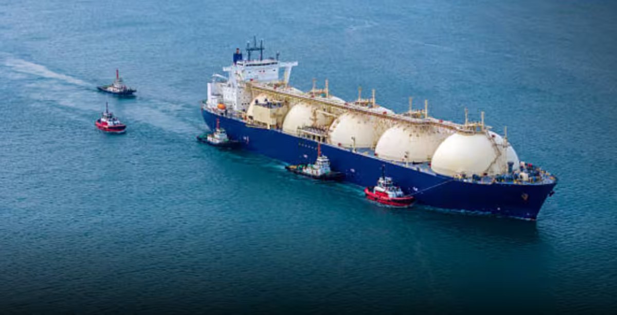 मिडिल ईस्ट युद्ध बीच बड़ी राहत! ‘पाइक्सिस पायनियर’ जहाज हजारों टन LPG लेकर पहुंचा भारत, अगले हफ्ते बड़ी मात्रा में LPG और भी आएगी