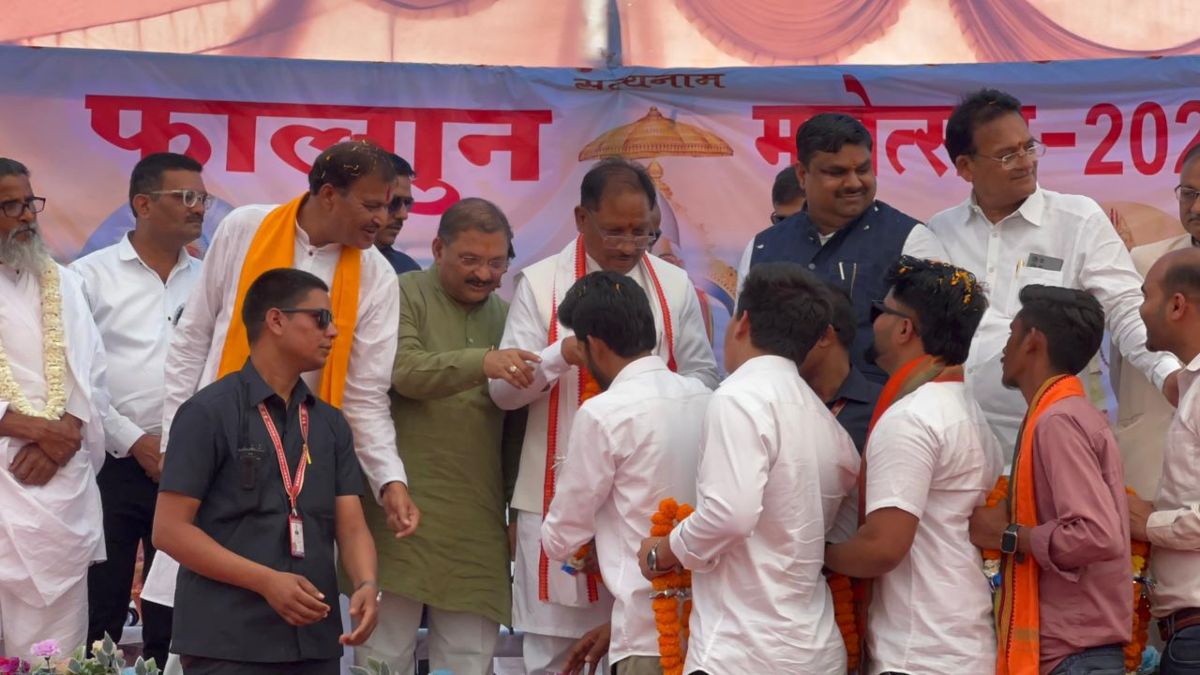 202 साल पुरानी संत परंपरा का भव्य संगम : नादिया कबीर मठ के फाल्गुन महोत्सव में पहुंचे मुख्यमंत्री साय, डोम और मिनी स्टेडियम की घोषणा