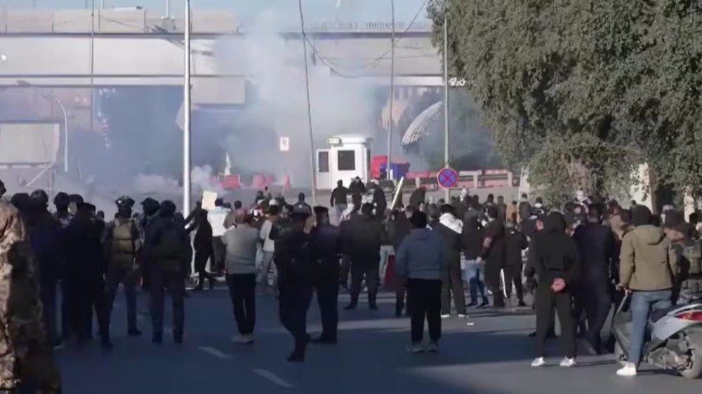 शिया नेता खामेनेई की मौत पर इराक में बवाल, भीड़ ने बगदाद में घेरा US एम्बेसी