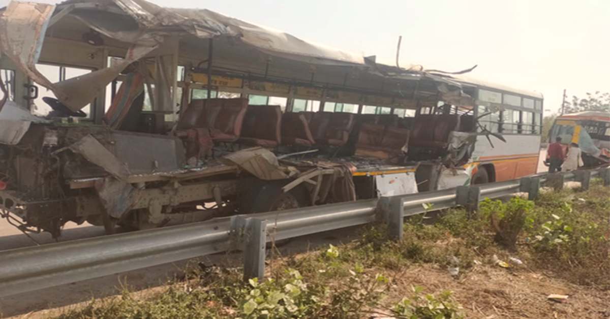 मौत का आखिरी सफरः 2 रोडवेज बसों और ट्रक के बीच भिड़ंत, 3 यात्रियों की थमी सांसें, 30 से अधिक घायल