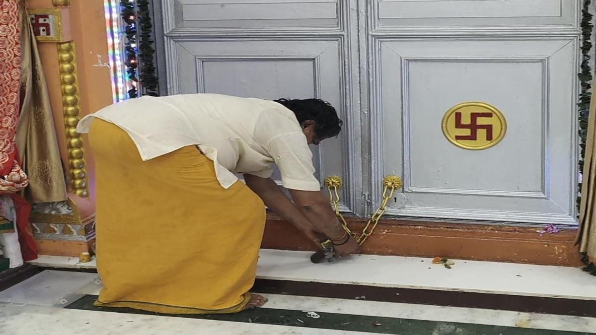 Chandra Grahan 2026 : सूतक काल हो गया है शुरू, जान लिजिए इस दौरान क्या करें क्या ना करें, इन चीजों का रखना है ध्यान…