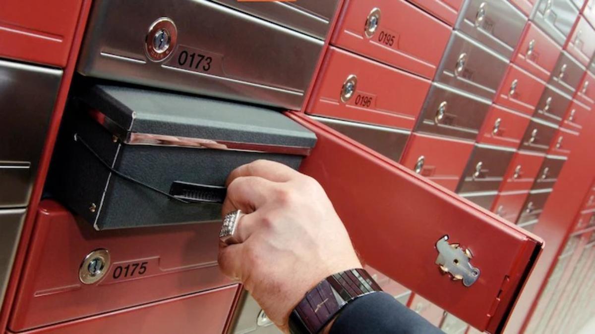 Locker Charges April 2026 : इस बैंक ने अपने लॉकर का बढ़ाया किराया, जानिए किस कैटेगरी में कितना चार्ज ?