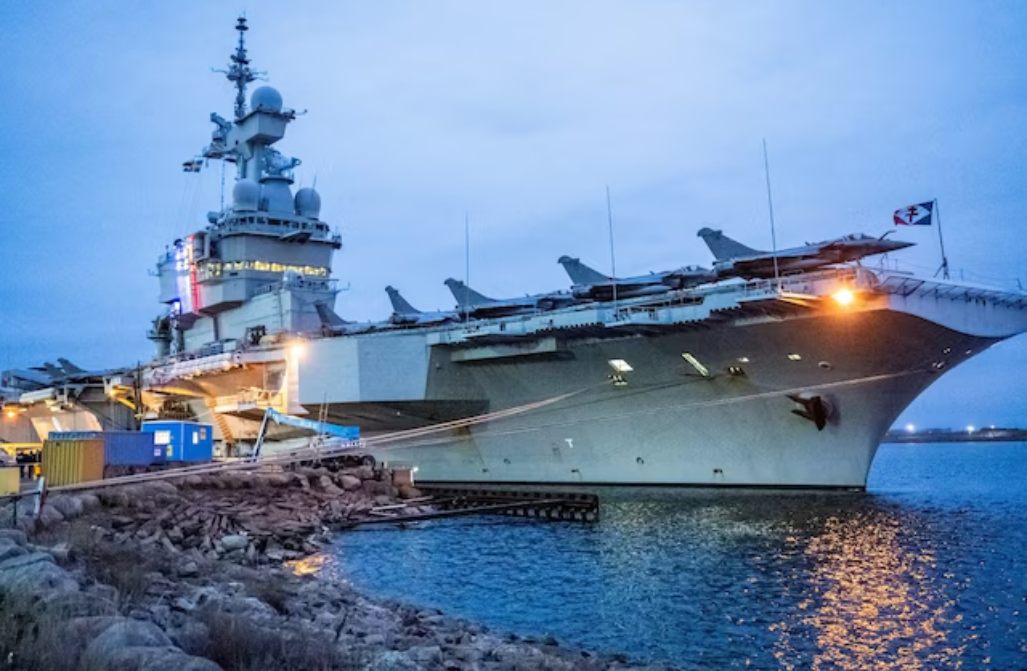 चार्ल्स डी गॉल भूमध्य सागर की ओर रवाना, राफेल के बाद परमाणु युद्ध पोत… मध्य पूर्व वार में कूदा फ्रांस, क्या महाविनाश की घड़ी आ गई?